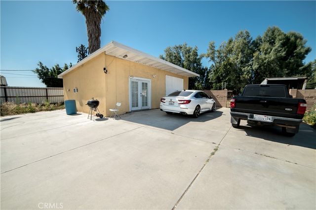 10915 Limonite, Jurupa Valley, CA 91752