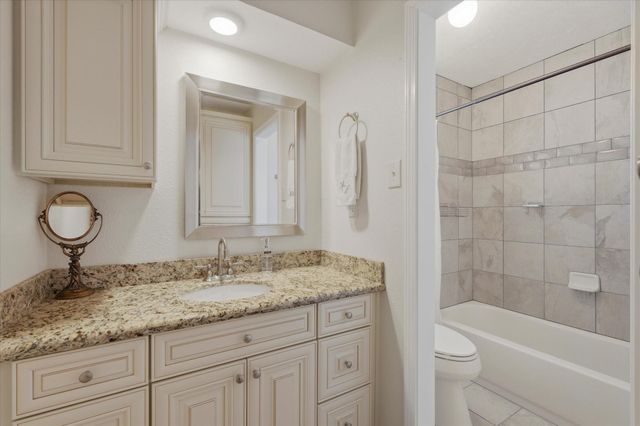 9814 Bayou Woods Drive, Baytown, TX 77521