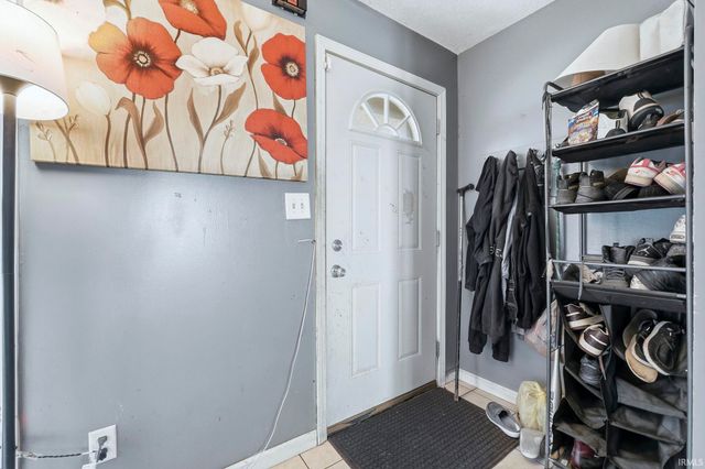 1922 Legoma Drive, Fort Wayne, IN 46819