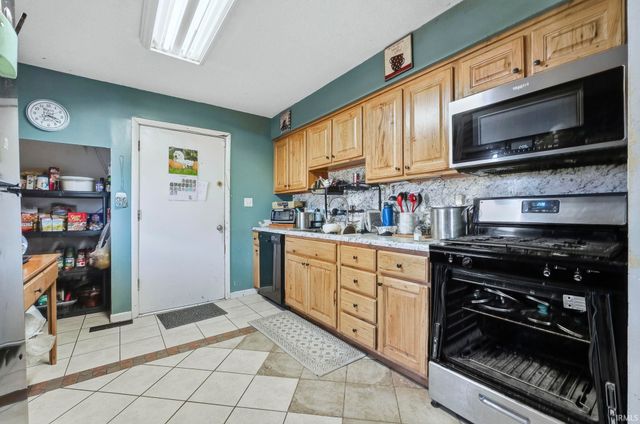 1922 Legoma Drive, Fort Wayne, IN 46819