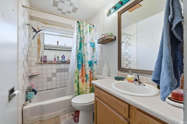 1922 Legoma Drive, Fort Wayne, IN 46819