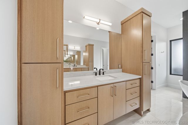 431 W 139th Street S, Bixby, OK 74008