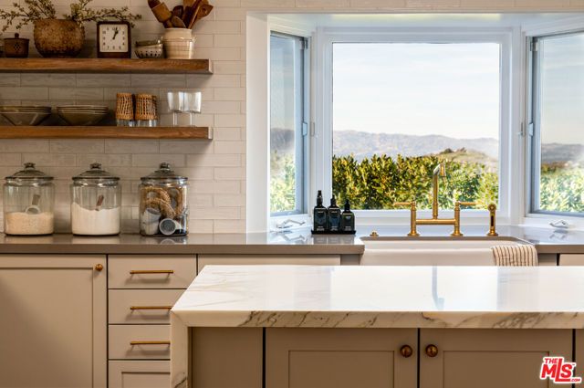 12047 Summit Circle, Beverly Hills, CA 90210