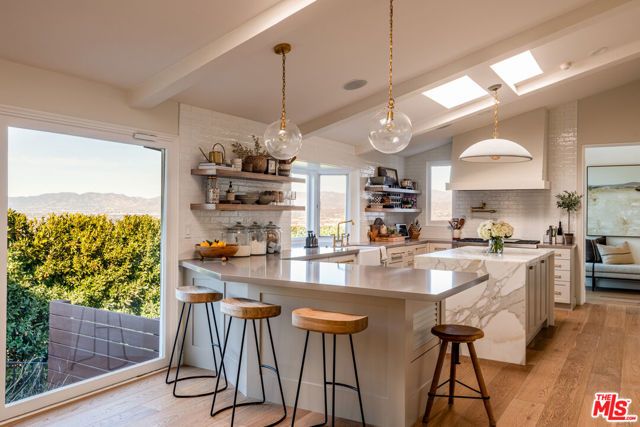 12047 Summit Circle, Beverly Hills, CA 90210