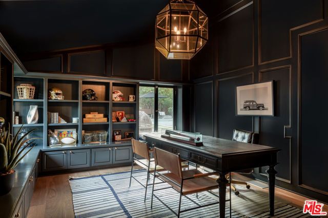 12047 Summit Circle, Beverly Hills, CA 90210