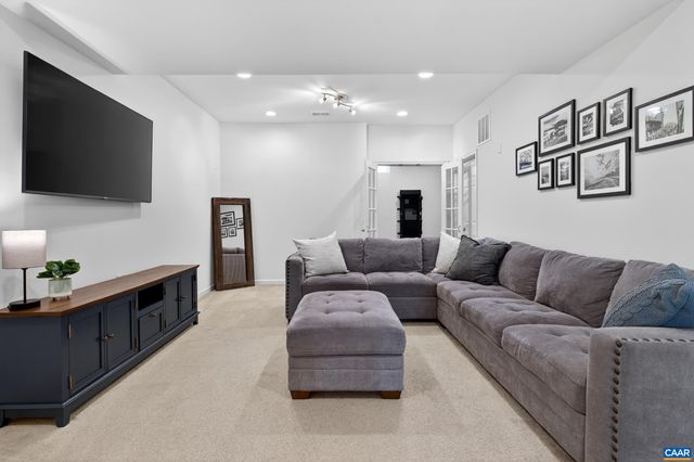 2417 ABINGTON DR, Charlottesville, VA 22911