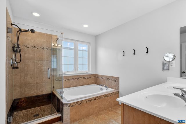 2417 ABINGTON DR, Charlottesville, VA 22911
