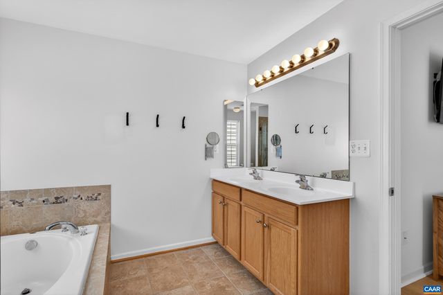 2417 ABINGTON DR, Charlottesville, VA 22911