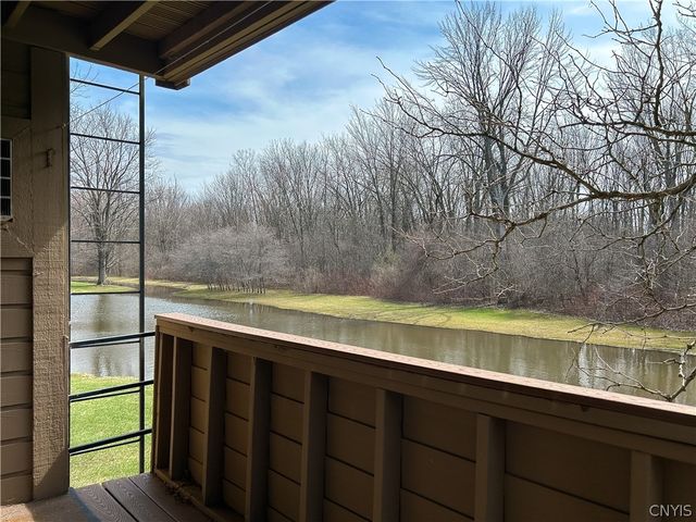 228 Watertree Drive, Dewitt, NY 13057