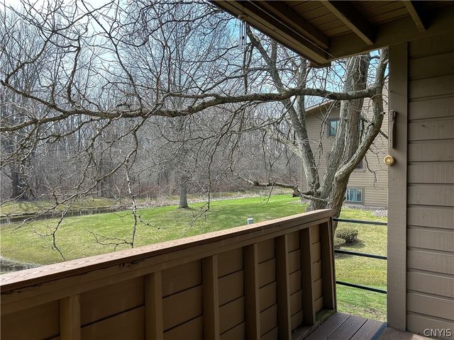 228 Watertree Drive, Dewitt, NY 13057