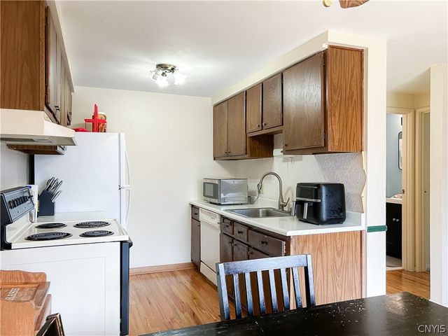228 Watertree Drive, Dewitt, NY 13057