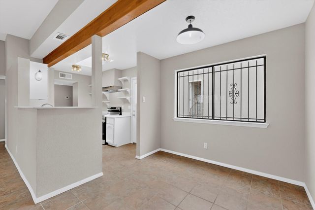 7200 Wren Walk Drive NE, Albuquerque, NM 87109