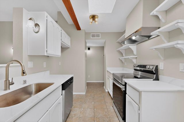 7200 Wren Walk Drive NE, Albuquerque, NM 87109