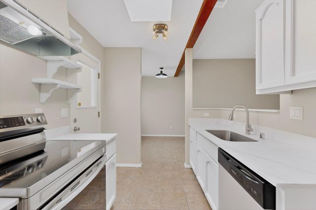 7200 Wren Walk Drive NE, Albuquerque, NM 87109