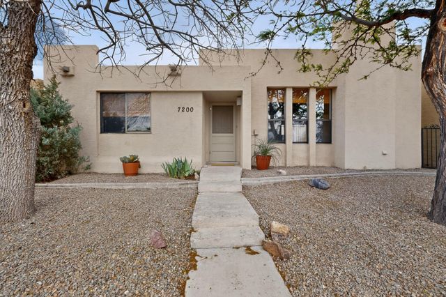 7200 Wren Walk Drive NE, Albuquerque, NM 87109
