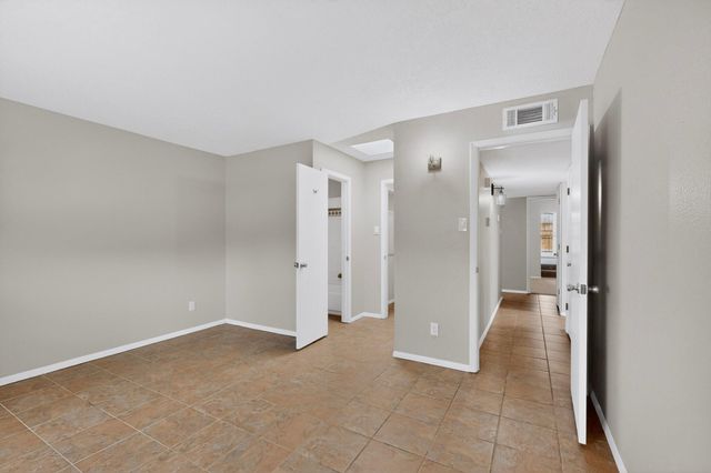 7200 Wren Walk Drive NE, Albuquerque, NM 87109
