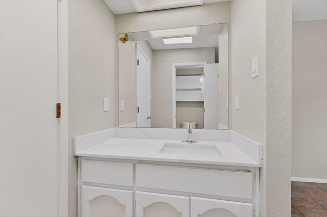 7200 Wren Walk Drive NE, Albuquerque, NM 87109