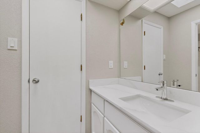 7200 Wren Walk Drive NE, Albuquerque, NM 87109