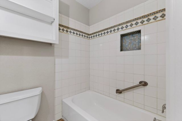 7200 Wren Walk Drive NE, Albuquerque, NM 87109