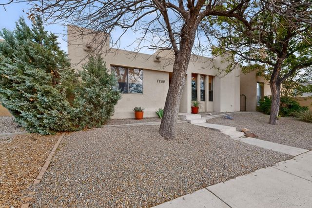 7200 Wren Walk Drive NE, Albuquerque, NM 87109