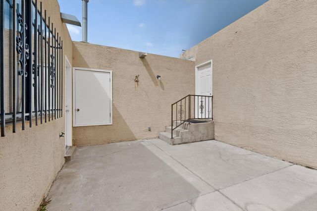 7200 Wren Walk Drive NE, Albuquerque, NM 87109
