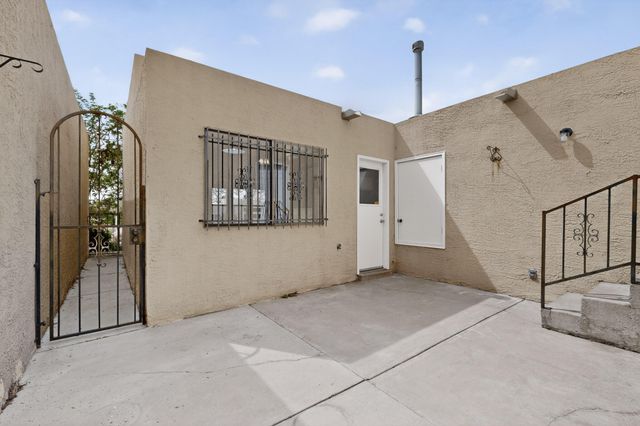 7200 Wren Walk Drive NE, Albuquerque, NM 87109