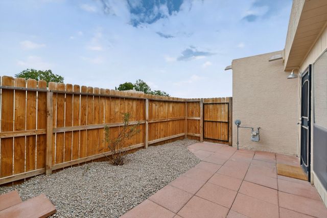 7200 Wren Walk Drive NE, Albuquerque, NM 87109