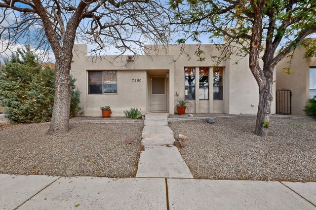 7200 Wren Walk Drive NE, Albuquerque, NM 87109