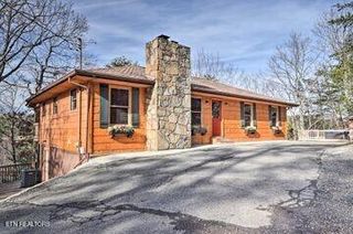 1071 Scenic Hills Rd, Pigeon Forge, TN 37863