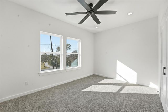 530 N 4th Street, La Porte, TX 77571