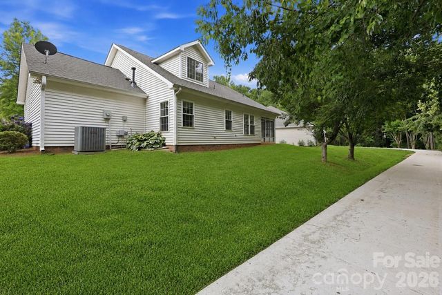 228 Oak Village Parkway, Mooresville, NC 28117