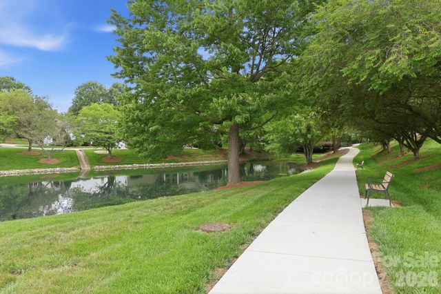 228 Oak Village Parkway, Mooresville, NC 28117