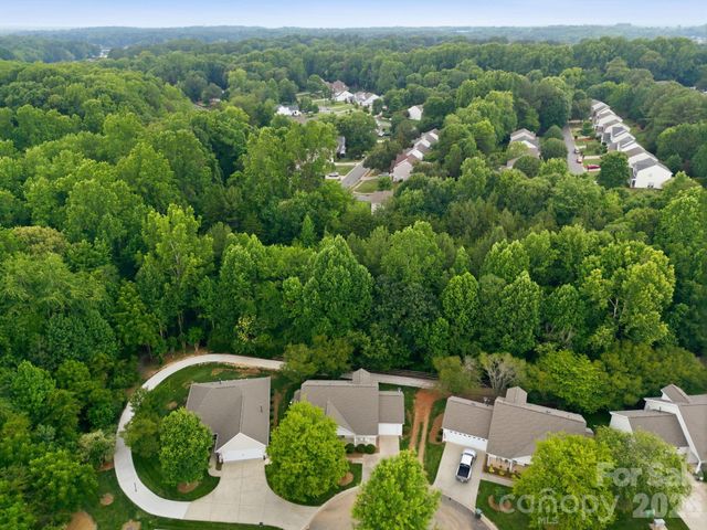 228 Oak Village Parkway, Mooresville, NC 28117