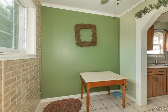 2753 Hillcrest Avenue, Alton, IL 62002