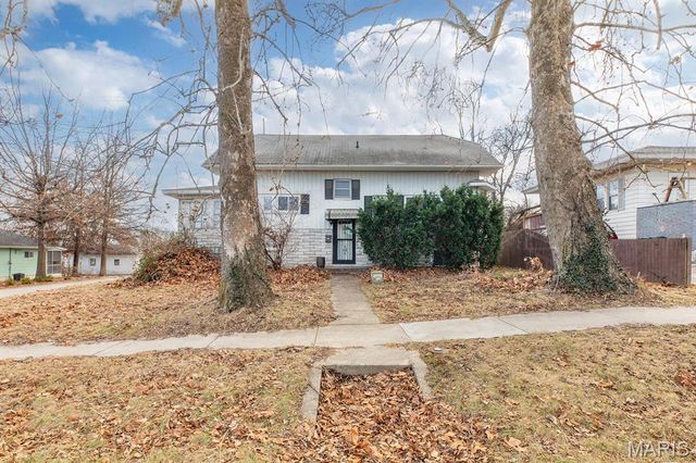 2753 Hillcrest Avenue, Alton, IL 62002