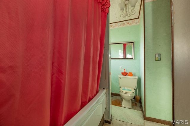 2753 Hillcrest Avenue, Alton, IL 62002