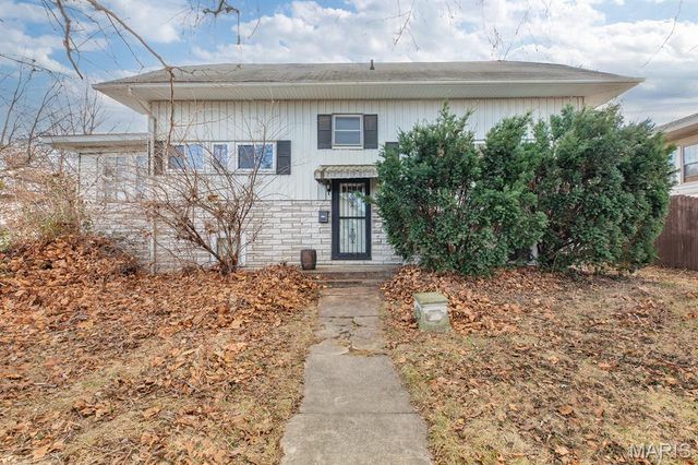 2753 Hillcrest Avenue, Alton, IL 62002