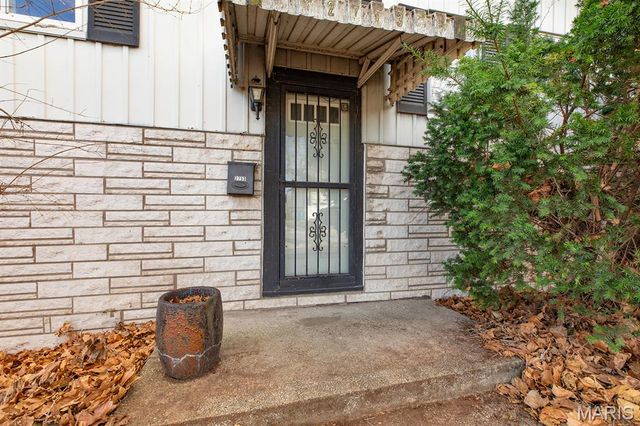 2753 Hillcrest Avenue, Alton, IL 62002