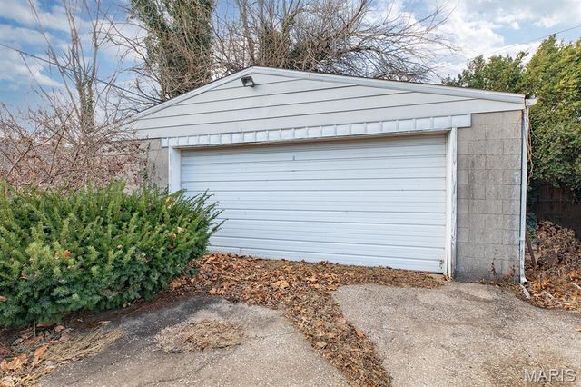 2753 Hillcrest Avenue, Alton, IL 62002