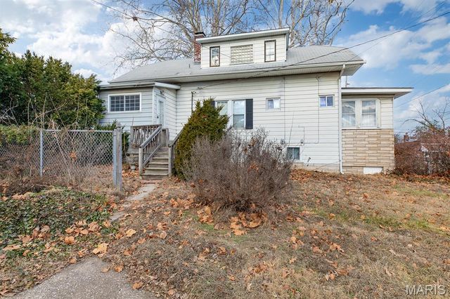 2753 Hillcrest Avenue, Alton, IL 62002