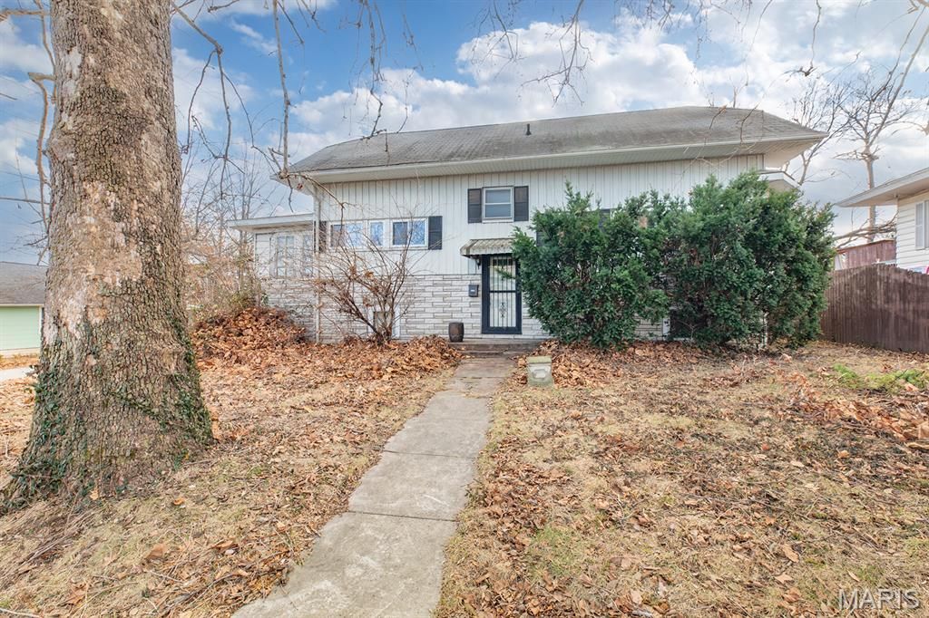 2753 Hillcrest Avenue, Alton, IL 62002