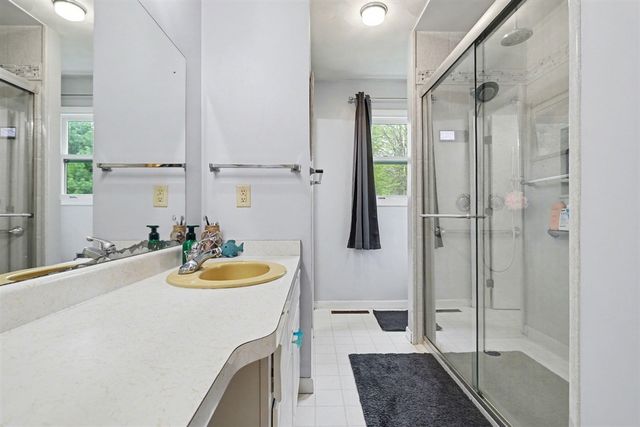 566 N Marshall Avenue, Marshall, MI 49068