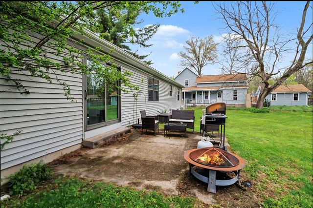 566 N Marshall Avenue, Marshall, MI 49068