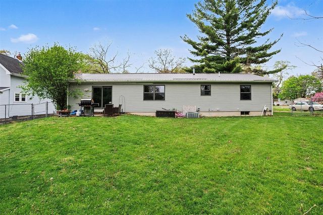 566 N Marshall Avenue, Marshall, MI 49068