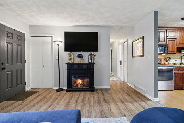 566 N Marshall Avenue, Marshall, MI 49068