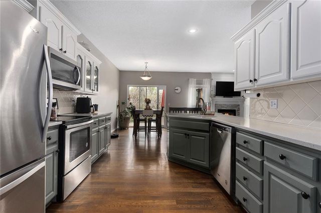34212 W 90th Circle, De Soto, KS 66018