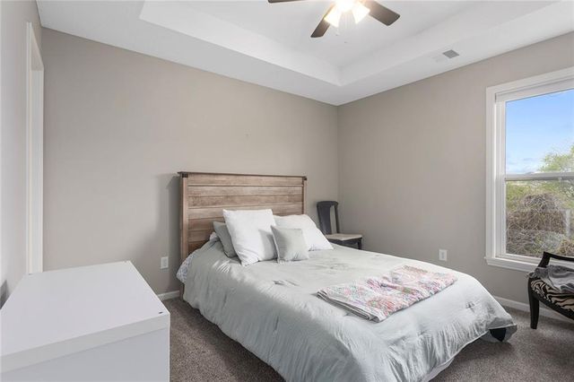 34212 W 90th Circle, De Soto, KS 66018