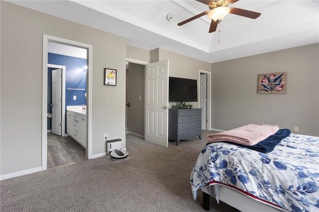 34212 W 90th Circle, De Soto, KS 66018