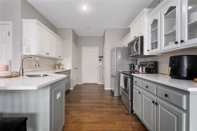 34212 W 90th Circle, De Soto, KS 66018