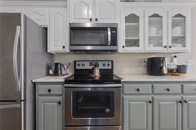 34212 W 90th Circle, De Soto, KS 66018